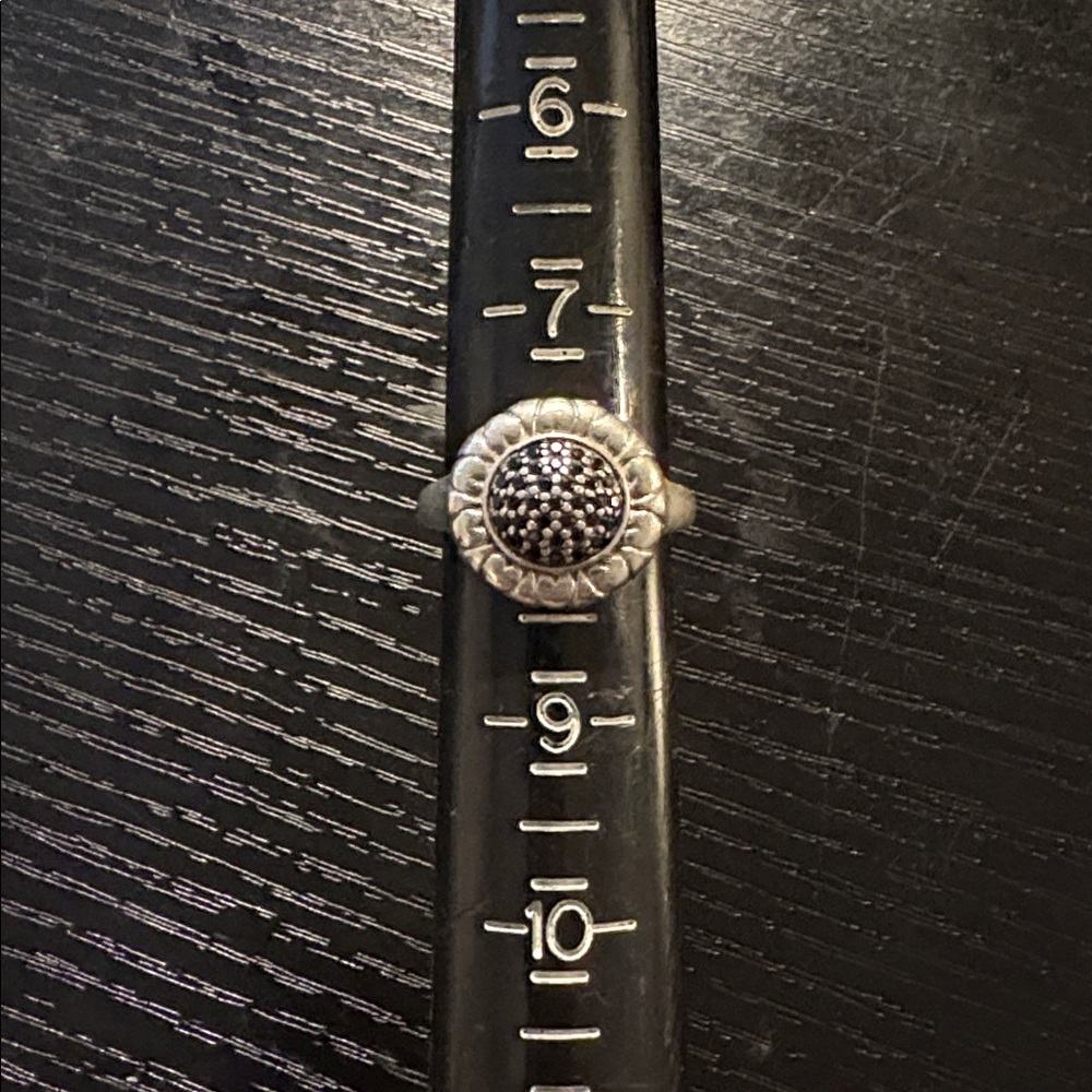 Silver ring Black stones with hearts women’s size 8